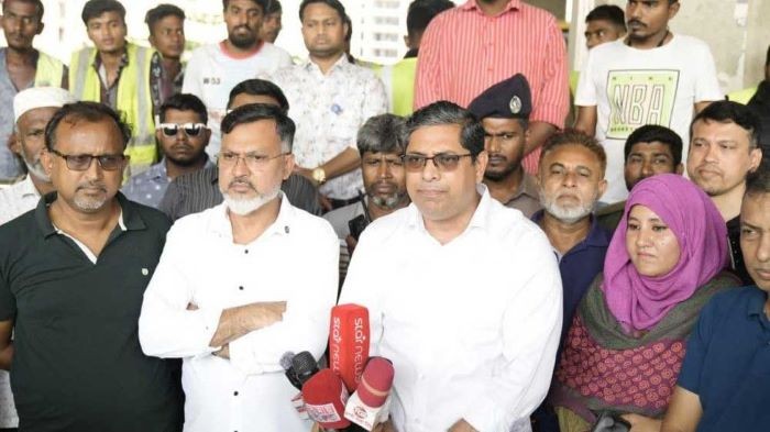 দিয়াবাড়ি মেট্রোর নিচে পশুর হাটের ইজারা নেই, বৃষ্টিতে আশ্রয় নেওয়া ব্যবসায়ীদের সরিয়ে দেওয়া হয়েছে: প্রতিমন্ত্রী(ভিডিও)